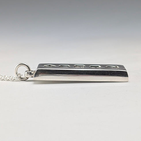 1977年 英国 純銀製 ジュビリーインゴットペンダント&純銀製チェーン 計35g Carr's